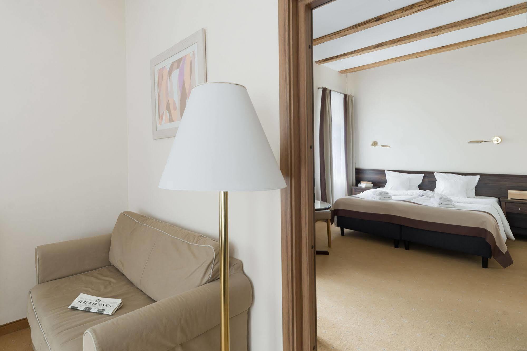 Impresja Art Resort ดุสนิกิ สดรอย ภายนอก รูปภาพ